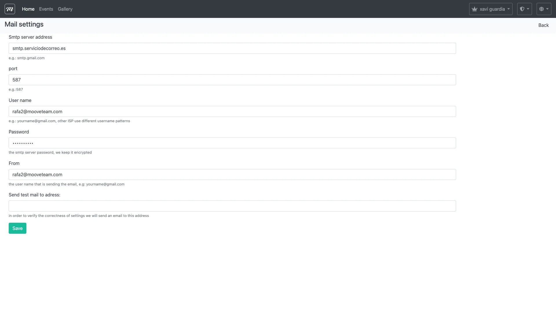Formulario de configuración de correo mostrando campos de configuración SMTP con dirección del servidor, puerto, credenciales y opción de correo de prueba