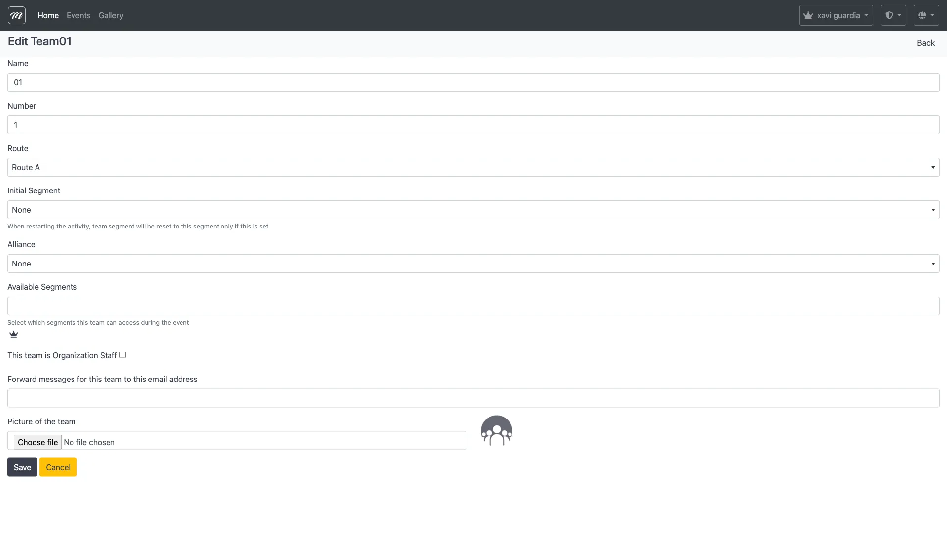 Formulario de edición de equipo mostrando los mismos campos que crear más la carga de archivo Picture of the team con previsualización de la imagen actual