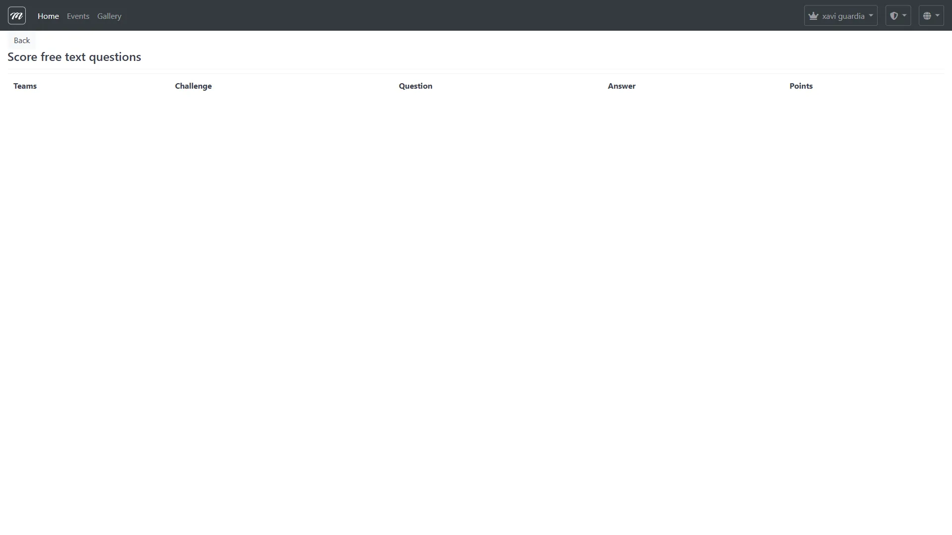 Página de puntuación de respuestas de texto libre con tabla interactiva de puntuación