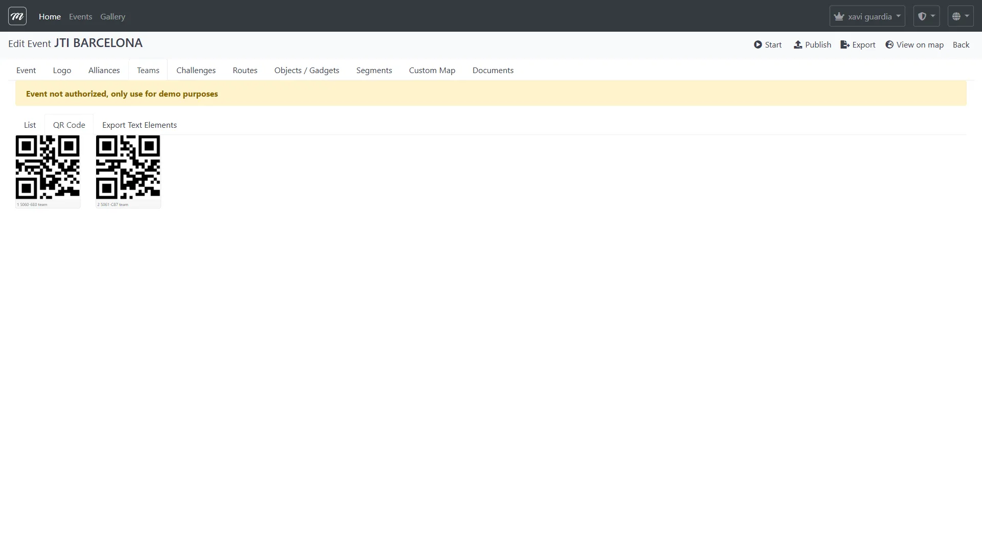 Sub-pestaña QR Code mostrando los códigos de activación de equipos